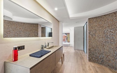 DESIGNERVILLA MED SPEKTAKULÆR HAVUTSIKT
