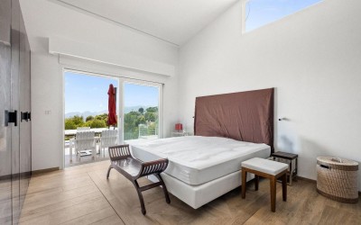 DESIGNERVILLA MED SPEKTAKULÆR HAVUTSIKT