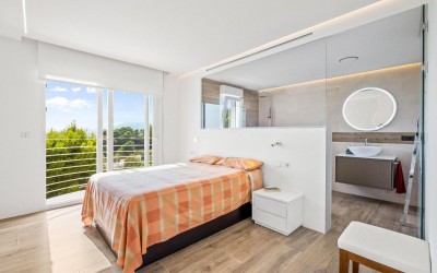 DESIGNERVILLA MED SPEKTAKULÆR HAVUTSIKT