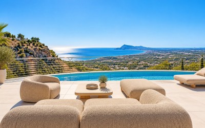 New Mediterranean Villa with Panoramic Sea Views