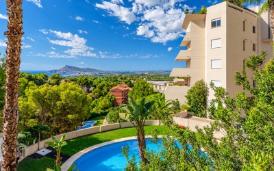Duplex Penthouse with Panoramic Sea Views in Altea La Vella 